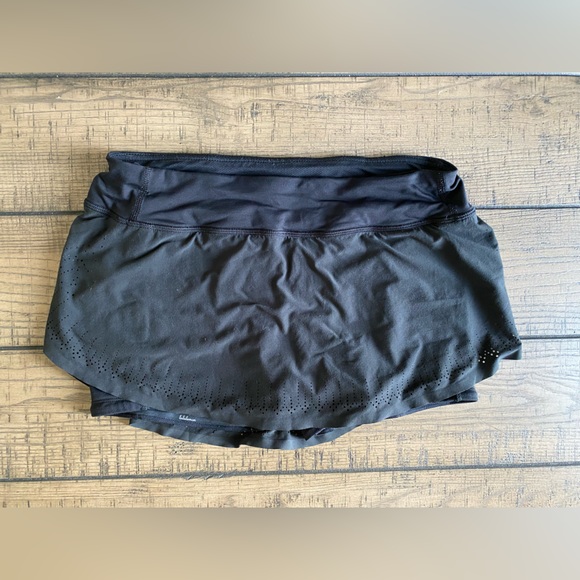 LULULEMON Skort | Size 4 - Picture 3 of 10